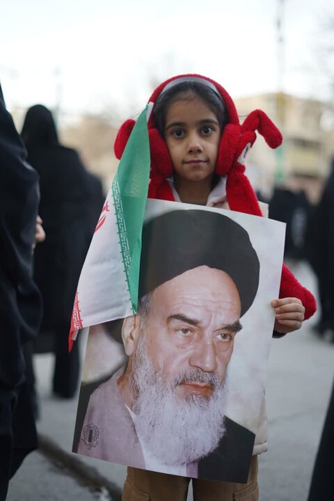 تصاویر/اجتماع و راهپیمایی عزاداران امام خامنه ای در خرم آباد