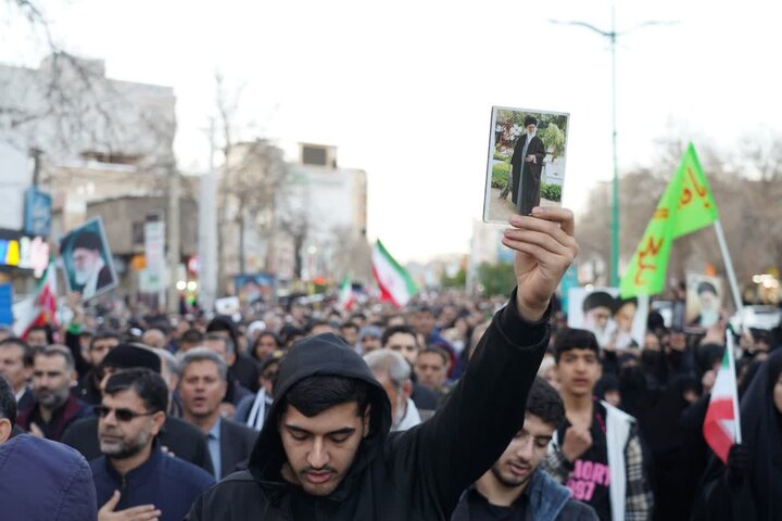تصاویر/اجتماع و راهپیمایی عزاداران امام خامنه ای در خرم آباد