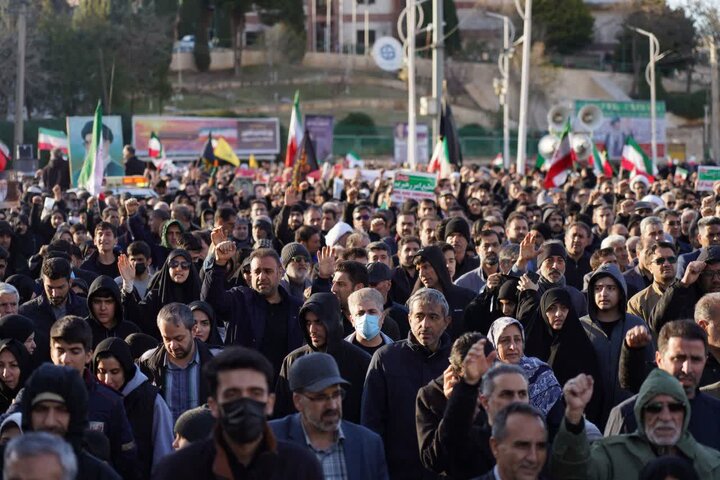 تصاویر/اجتماع و راهپیمایی عزاداران امام خامنه ای در خرم آباد
