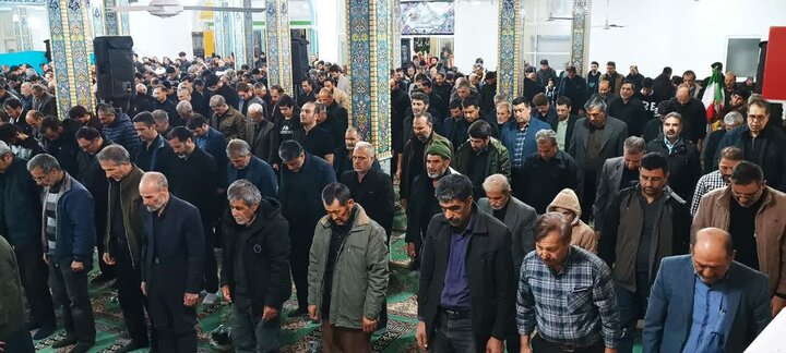تصاویر/حضور حماسی مردم ساوه در مسجد انقلاب وخیابانهای اطراف