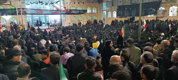 تصاویر/حضور حماسی مردم ساوه در مسجد انقلاب وخیابانهای اطراف