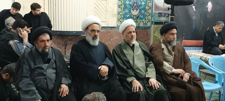 تصاویر/حضور حماسی مردم ساوه در مسجد انقلاب وخیابانهای اطراف