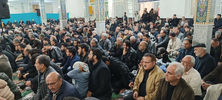 تصاویر/حضور حماسی مردم ساوه در مسجد انقلاب وخیابانهای اطراف