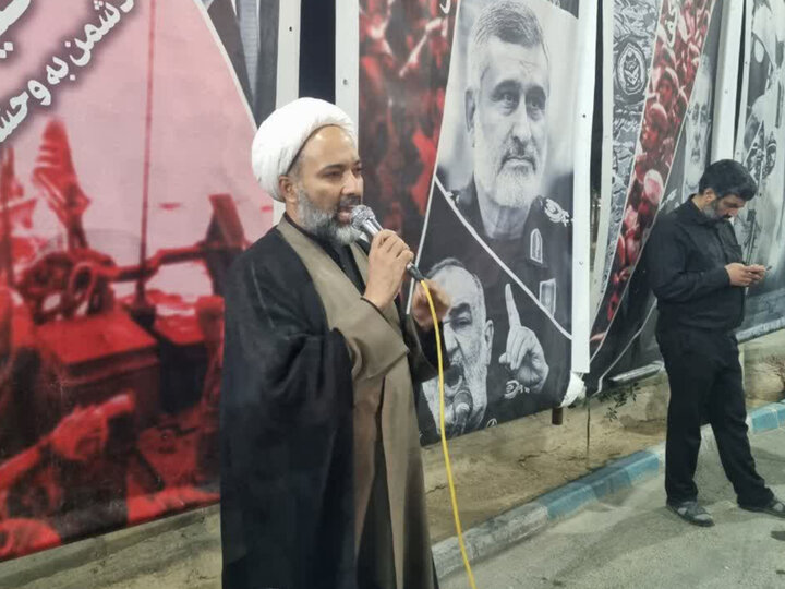 تصاویر/ برپایی موکب فرهنگی توسط طلاب اردکانی به یاد امام شهید