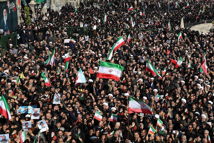 تشییع پیکر مطهر ۸ شهید حملات آمریکایی صهیونیستی در قم