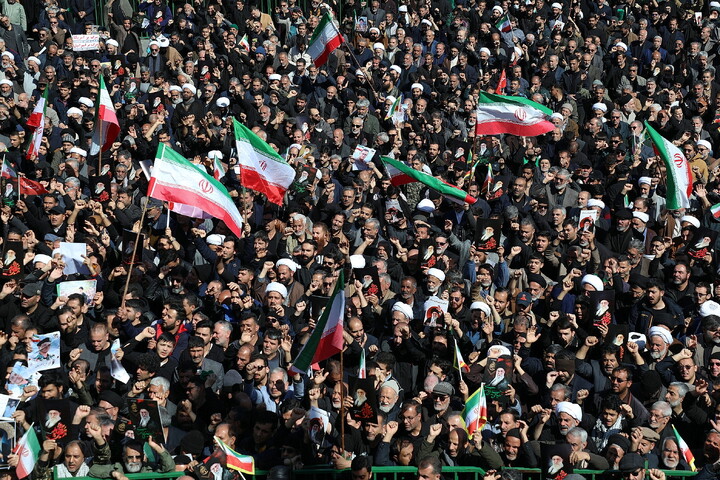 تشییع پیکر مطهر ۸ شهید حملات آمریکایی صهیونیستی در قم
