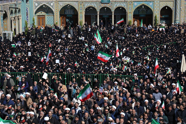 تشییع پیکر مطهر ۸ شهید حملات آمریکایی صهیونیستی در قم