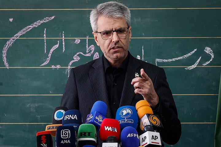 تصاویر/ نشست خبری سخنگوی وزارت امور خارجه در دبستان آسیب دیده