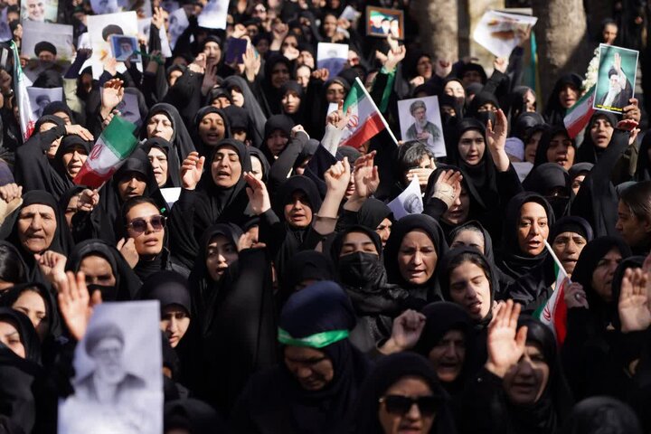 تصاویر/گزارش تصویری تشییع پیکر ۴ شهید سرافراز مدافع وطن در خرم‌آباد