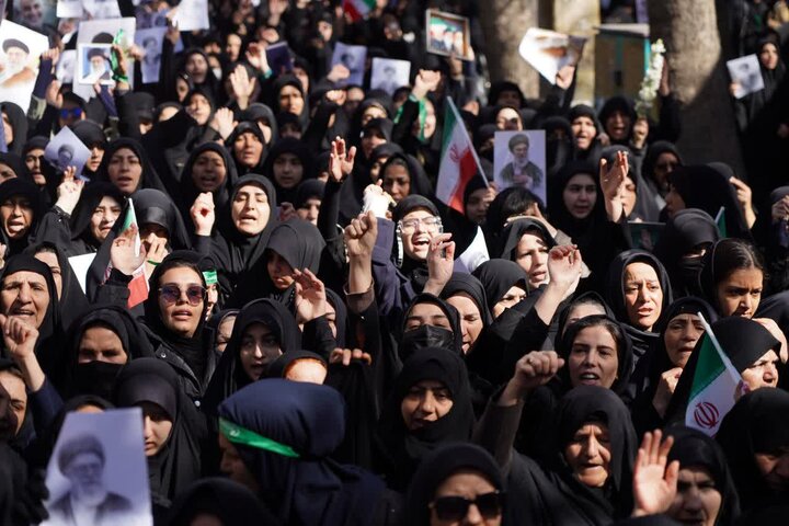 تصاویر/گزارش تصویری تشییع پیکر ۴ شهید سرافراز مدافع وطن در خرم‌آباد