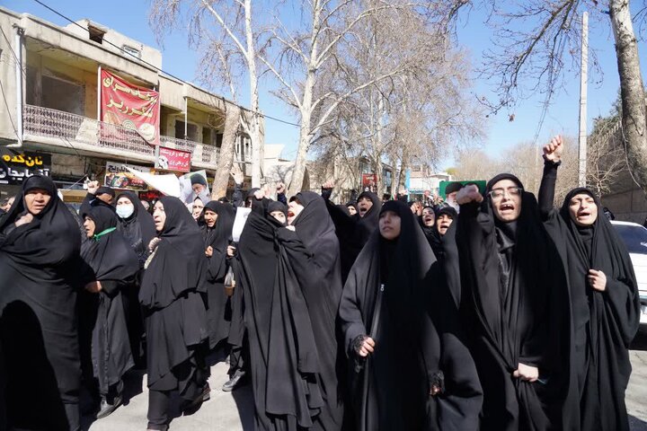 تصاویر/گزارش تصویری تشییع پیکر ۴ شهید سرافراز مدافع وطن در خرم‌آباد
