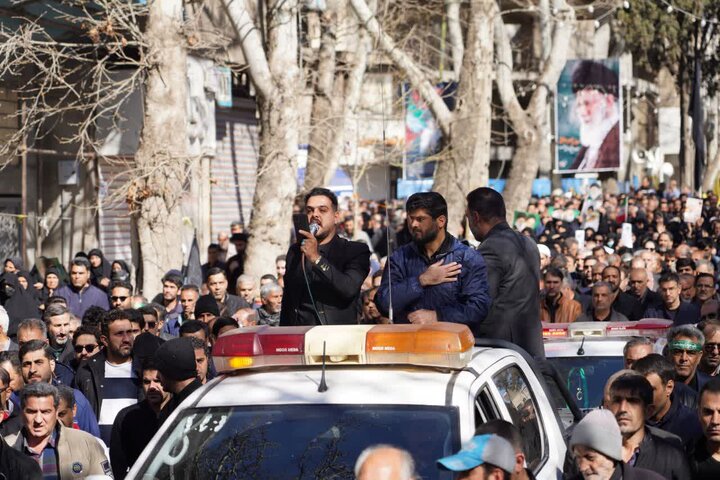 تصاویر/گزارش تصویری تشییع پیکر ۴ شهید سرافراز مدافع وطن در خرم‌آباد