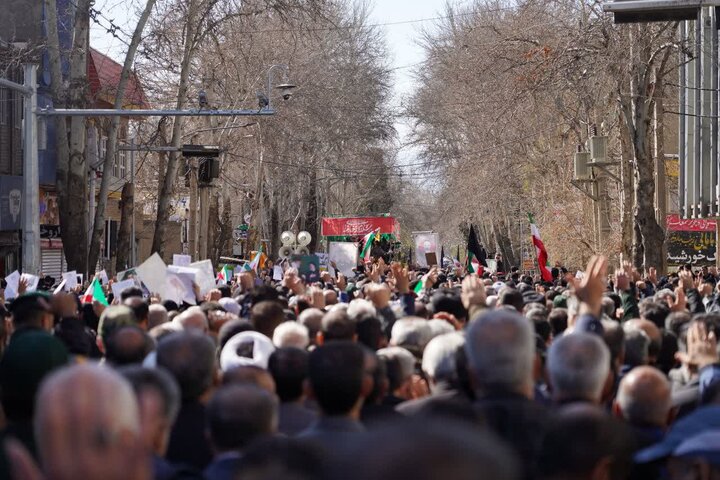 تصاویر/گزارش تصویری تشییع پیکر ۴ شهید سرافراز مدافع وطن در خرم‌آباد