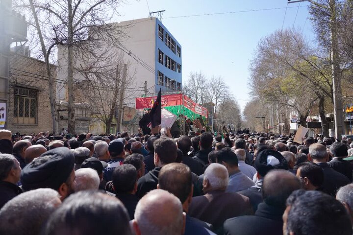 تصاویر/گزارش تصویری تشییع پیکر ۴ شهید سرافراز مدافع وطن در خرم‌آباد