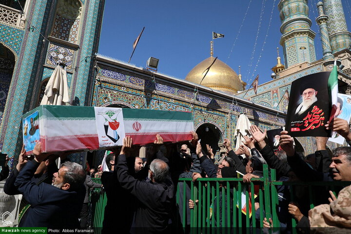 Photos/Commémoration des martyrs des attaques américano-sionistes à Qom