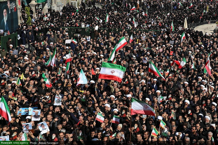 Photos/Commémoration des martyrs des attaques américano-sionistes à Qom