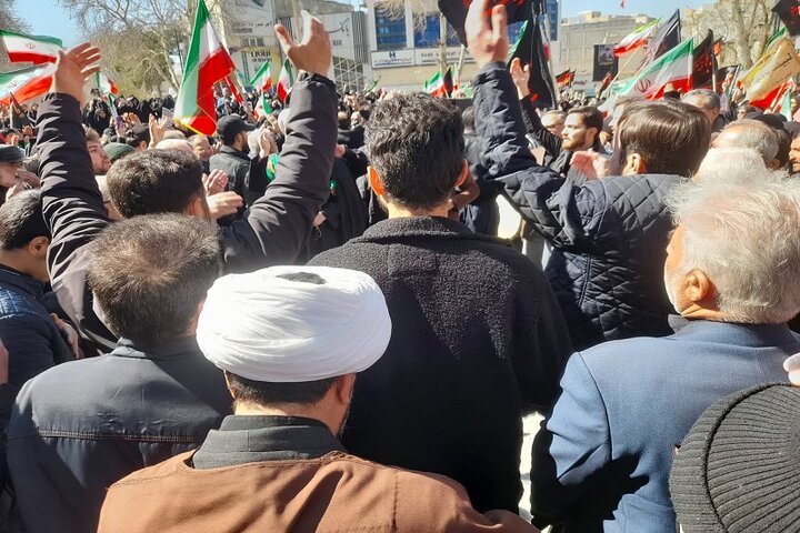 تصاویر/ اجتماع و راهپیمایی خود جوش عزاداران امام خامنه ای در کرمانشاه