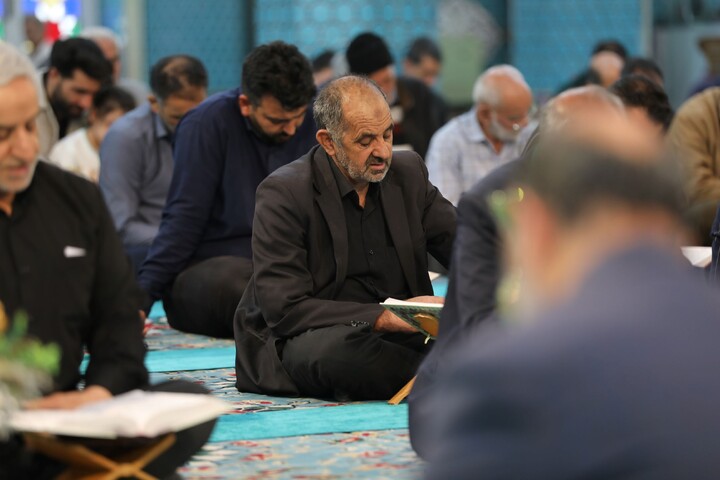 تصاویر/ آیین ترتیل خوانی قرآن کریم در امامزاده سید جعفر(ع) محمد استان یزد