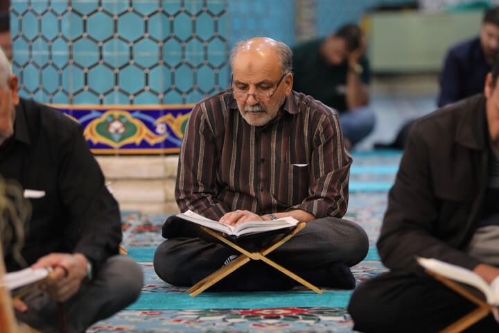تصاویر/ آیین ترتیل خوانی قرآن کریم در امامزاده سید جعفر(ع) محمد استان یزد