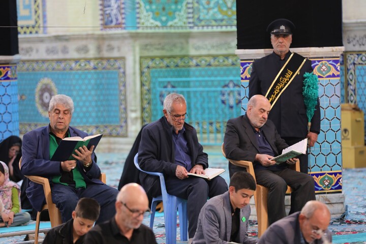 تصاویر/ آیین ترتیل خوانی قرآن کریم در امامزاده سید جعفر(ع) محمد استان یزد
