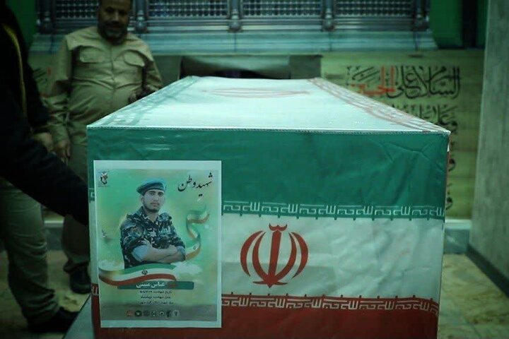 تصاویر/آخرین دیدار خانواده با پیکر پاک شهید والامقام "عباس مبینی" در اراک