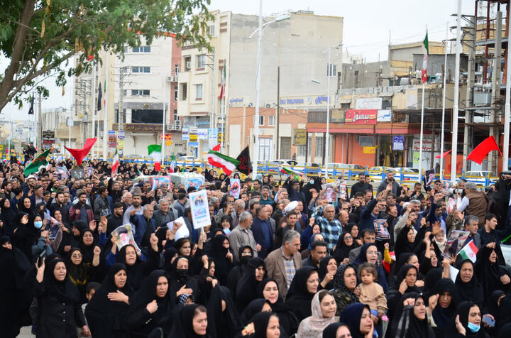 مراسم استقبال و وداع با شهدای مدافع وطن در مصلای بزرگ امام خمینی (ره) گچساران برگزار شد