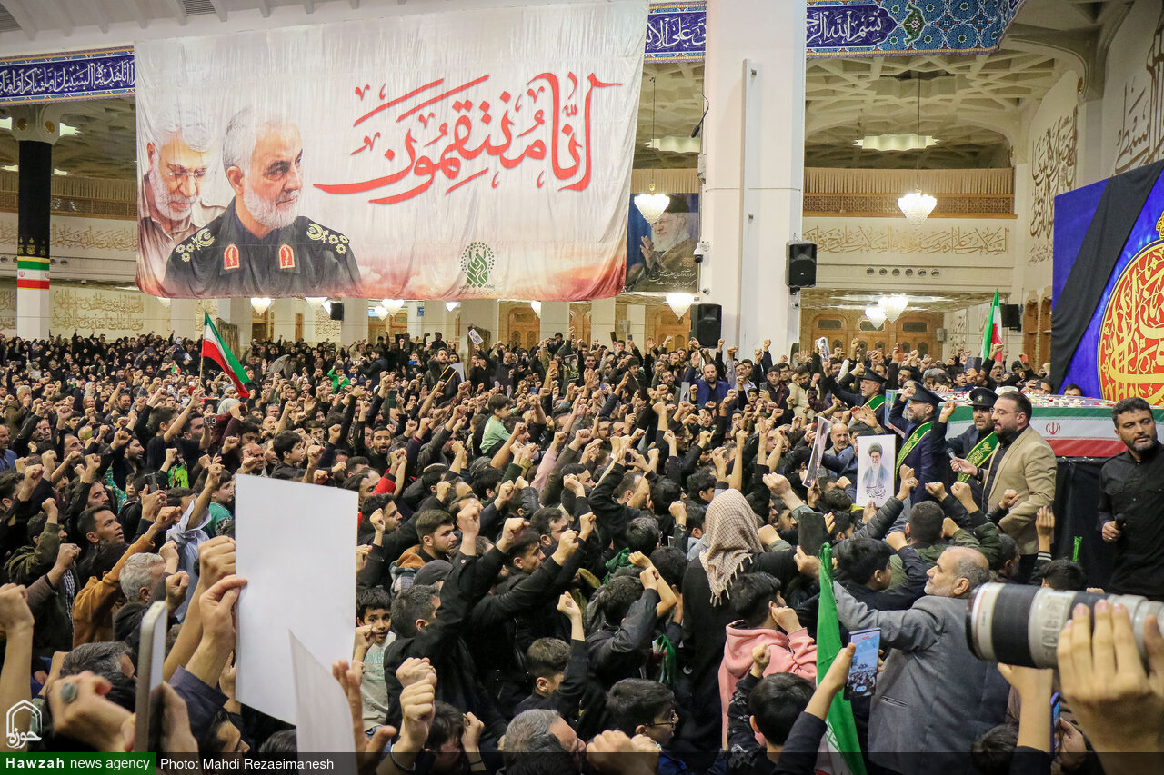 تصاویر/ آئین وداع با پیکرهای پاک پنج شهید حملات موشکی ناجوانمردانه آمریکایی صهیونی شهر قم