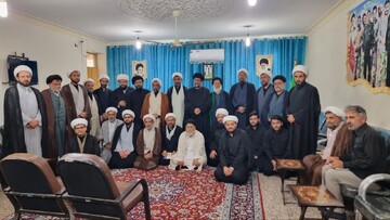 تصاویر/ نشست امام جمعه گناوه با مبلّغان
