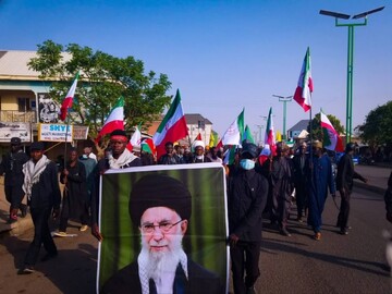 تصاویری از راهپیمایی مردم نیجریه درپی شهادت امام خامنه‌ای(قدس سره)