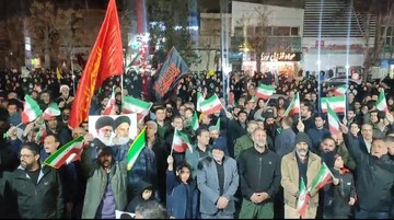 فیلم | اجتماع بزرگ خرم آبادی ها در حمایت از نیروهای مسلح و عزاداری برای رهبر شهید