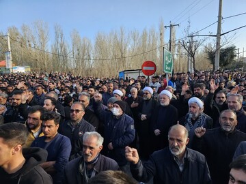 فیلم| وداع مردم دلبران شهرستان قروه با شهید جنایت تروریستی دشمن صهیونی و آمریکای جنایتکار