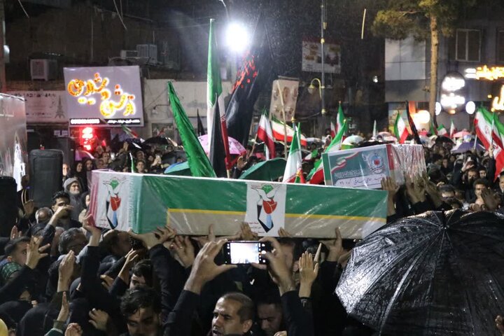 تصاویر/ تشییع معلم شهید دبستان شجره طیبه میناب و فرزندش در رفسنجان