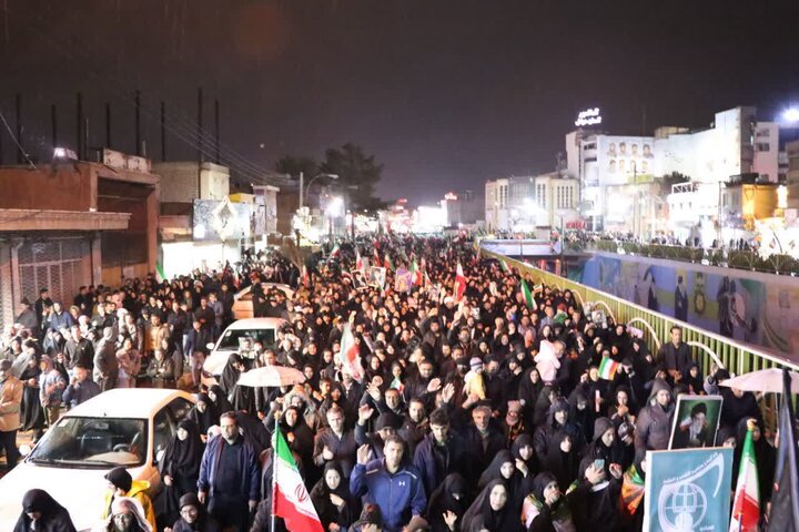 تصاویر/ تشییع معلم شهید دبستان شجره طیبه میناب و فرزندش در رفسنجان