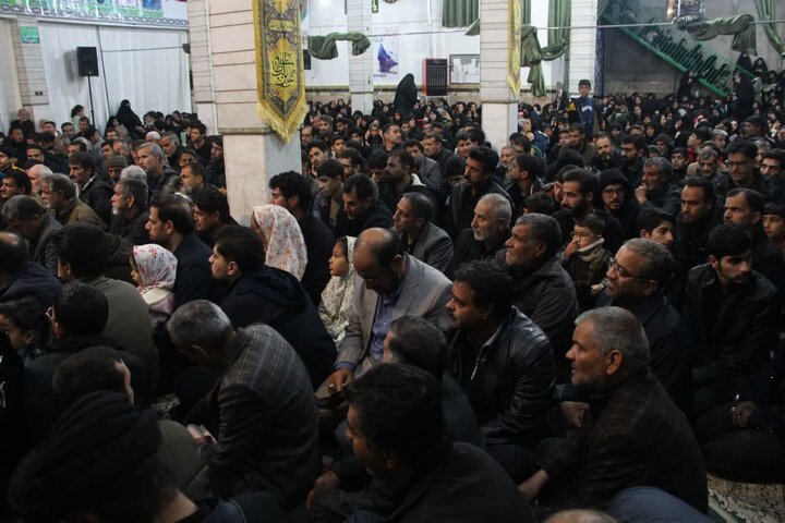 تصاویر/ تجمع مردم‌ داغدار شهر زرند در خونخواهی قائد امت