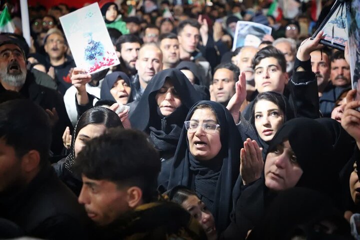 تصاویر/مراسم شبی با شهید والامقام عباس مبینی در میدان شهدای اراک