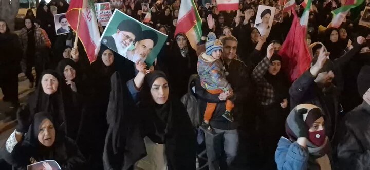 تصاویر / حضور باشکوه مردم شهرستان آبیک در رثای قائد امت
