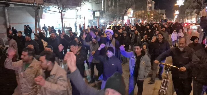 تصاویر / حضور باشکوه مردم شهرستان آبیک در رثای قائد امت