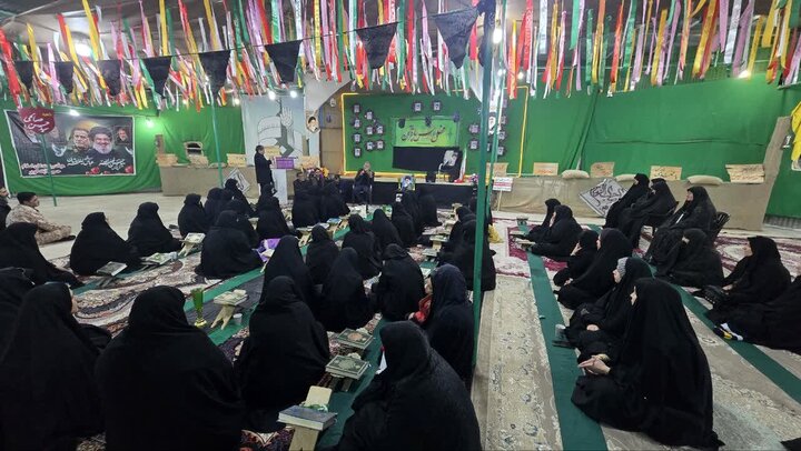 تصاویر/ محفل انس با قرآن در حرم مطهر شهدای گمنام حسین آبادکویر