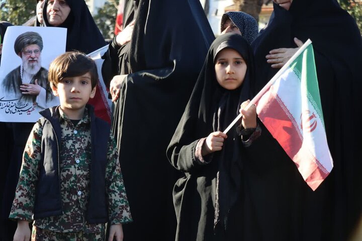 تصاویر/ حضور انقلابی مردم گیلان در خیابان ها