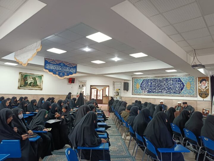 تصاویر/ مراسم عزاداری طلاب و اساتید مدارس علمیه خواهران ارومیه در مدرسه علمیه الزهرا (س)
