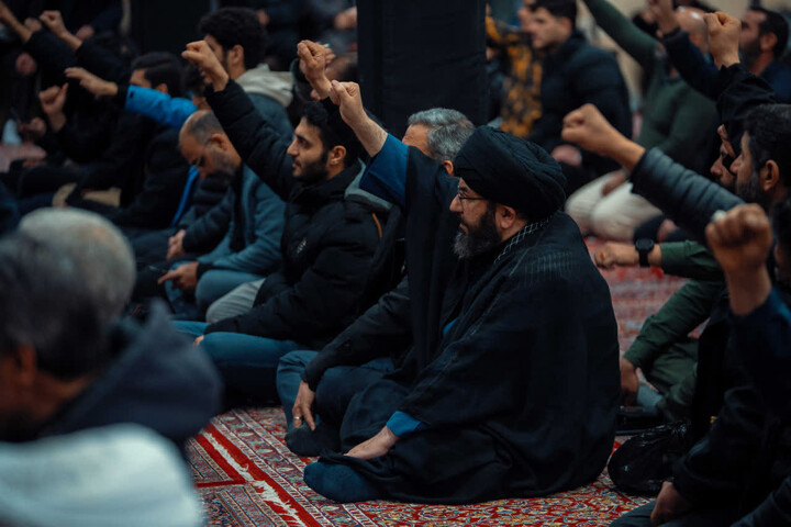 تصاویر | مراسم شام غریبان شهید اقتدار؛ امیرحسین اسدالله نیا در زنجان