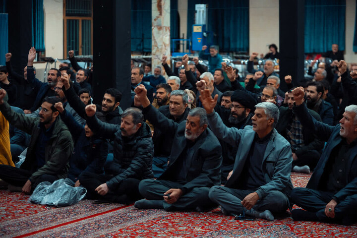 تصاویر | مراسم شام غریبان شهید اقتدار؛ امیرحسین اسدالله نیا در زنجان