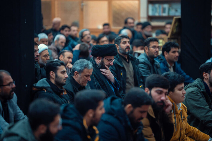 تصاویر | مراسم شام غریبان شهید اقتدار؛ امیرحسین اسدالله نیا در زنجان