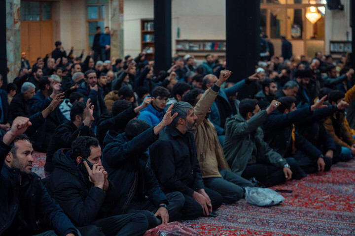 تصاویر | مراسم شام غریبان شهید اقتدار؛ امیرحسین اسدالله نیا در زنجان