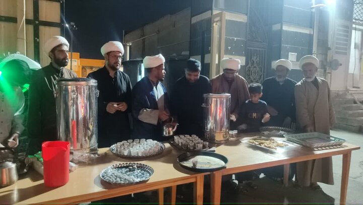 تصاویر/برپایی موکب روحانیون و طلاب مدرسه علمیه امام صادق علیه السلام جیرفت
