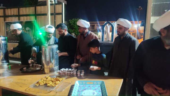 تصاویر/برپایی موکب روحانیون و طلاب مدرسه علمیه امام صادق علیه السلام جیرفت
