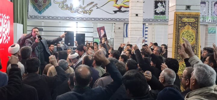 حضور اساتید وطلاب حوزه علمیه جعفریه زرند در تجمع این شهر