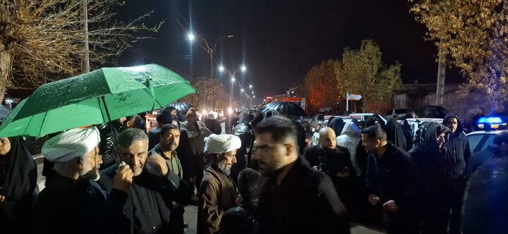 حضور اساتید وطلاب حوزه علمیه جعفریه زرند در تجمع این شهر