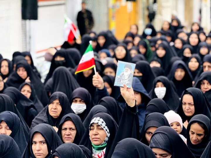 تصاویر/ تشییع و تدفین معلم شهید دبستان میناب و فرزندش در رفسنجان