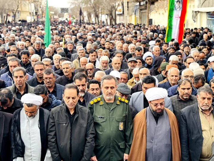 تصاویر/ تشییع و تدفین معلم شهید دبستان میناب و فرزندش در رفسنجان